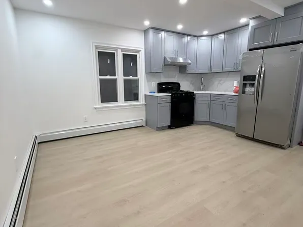 15824 75th Rd Floor 2, Fresh Meadows, NY 11366