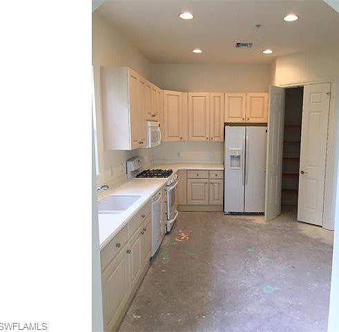 2nd image of 3181 Aviamar Cir APT 202
