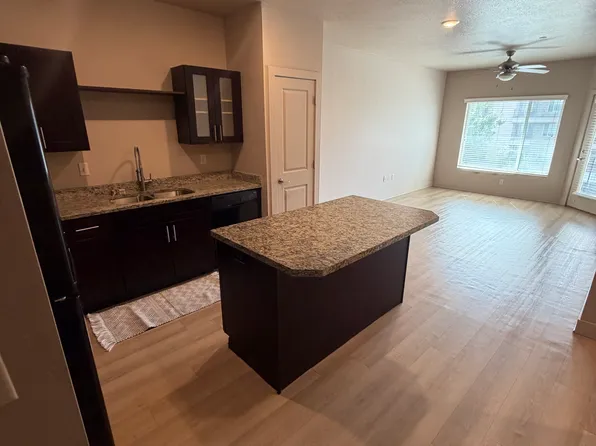 1182 W 200 N, Centerville, UT