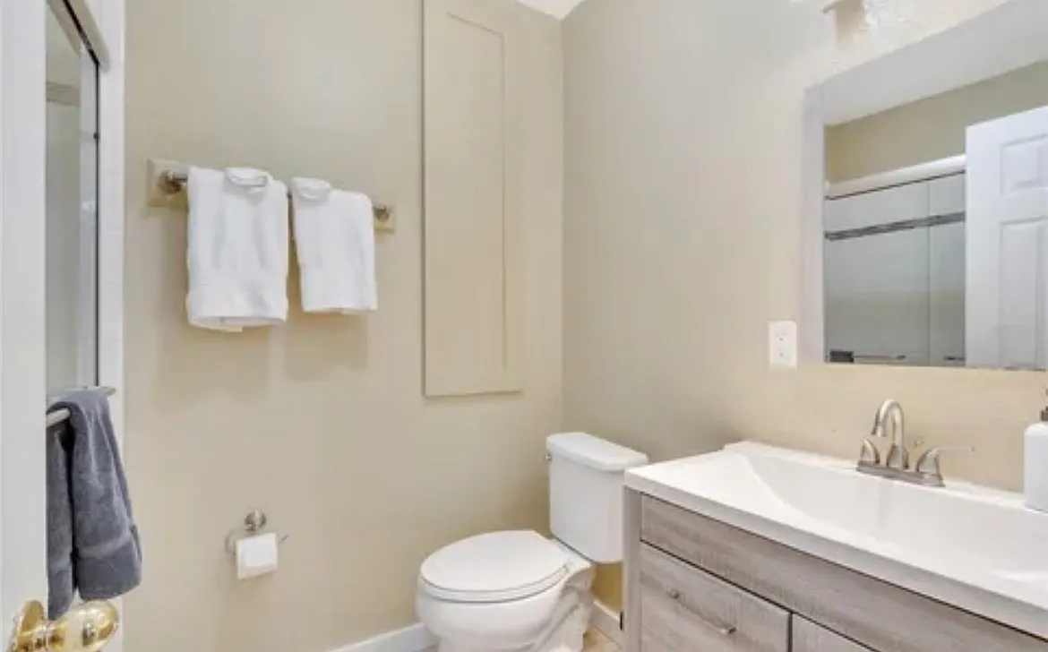 1 bed, $1,050 — Photo 3