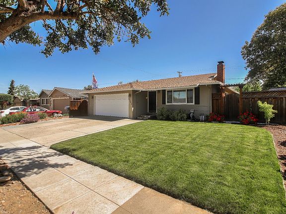 2nd image of 5742 Lilac Blossom Ln
