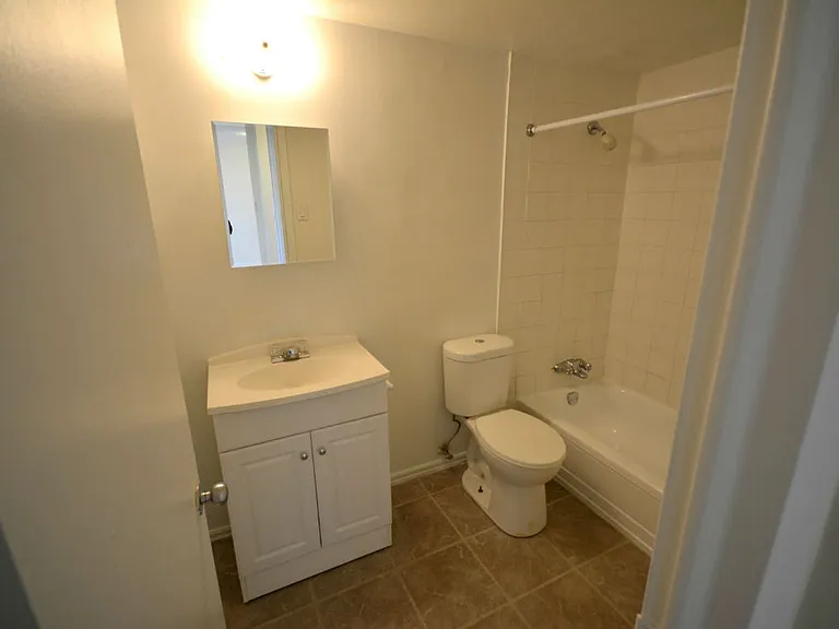 335 Cooper St — Photo 10