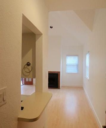 5th image of 706 W 22nd St APT 306