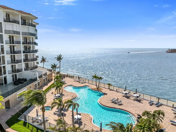 700 La Peninsula Blvd APT 306, Naples, FL 34113