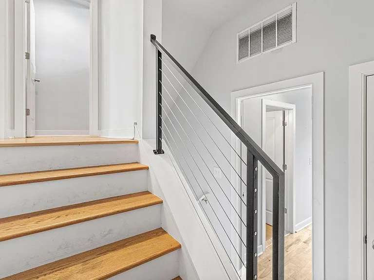 418 Fairmount Ave — Photo 13