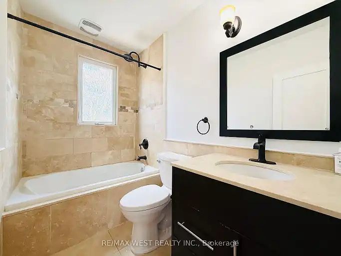 1st image of 123 Kingston Rd #1