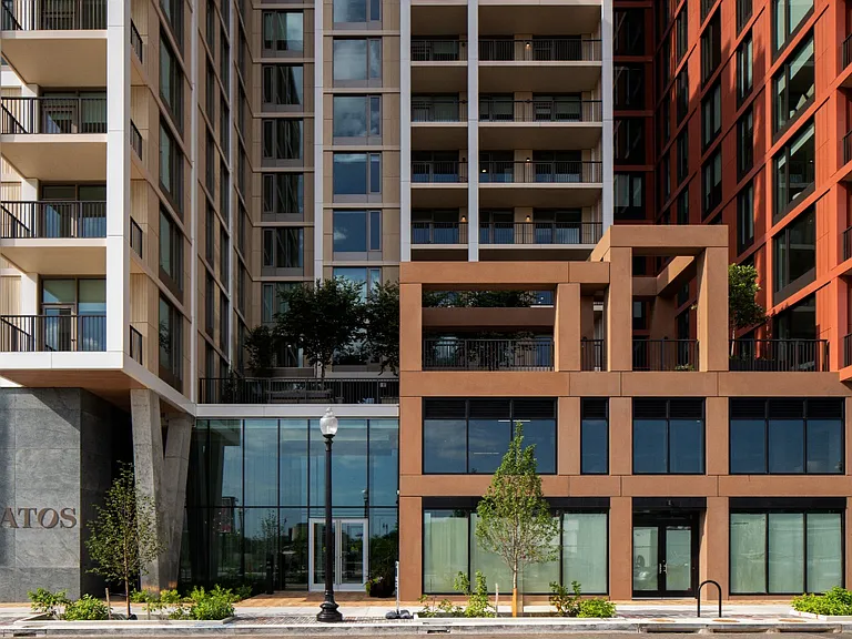 Stratos at Bridge District — Photo 30