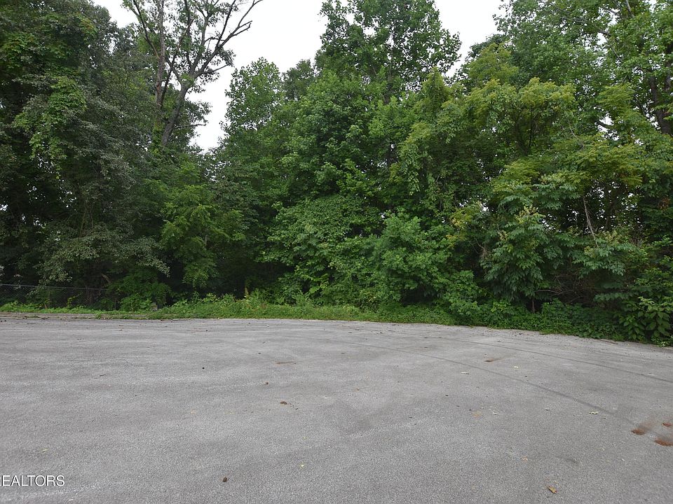 1st image of Grove Ln