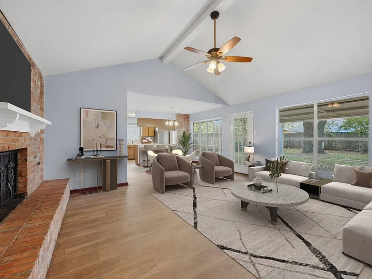 7015 Pella Dr — Photo 4