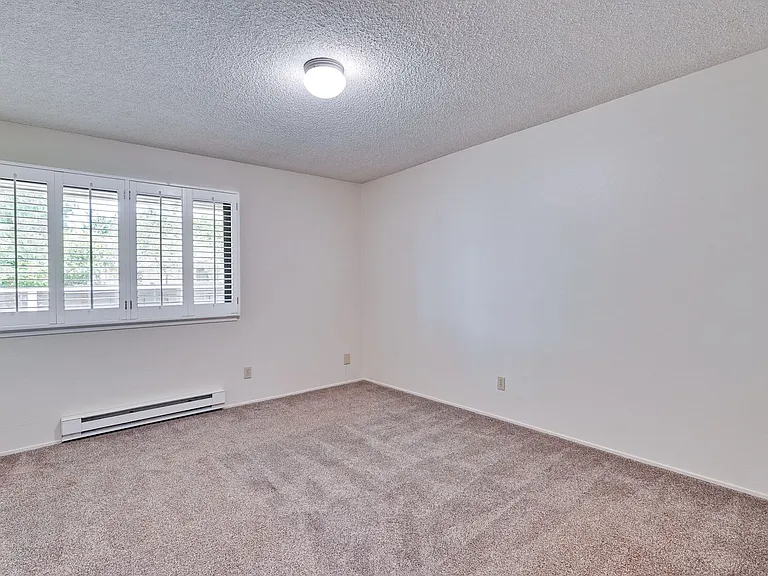 1083 N Abbott Ave — Photo 11