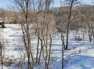 445 Bovey Rd, Wayzata, MN 55391