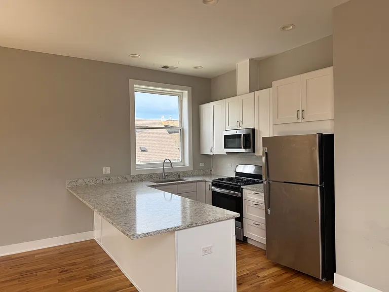 1629 N Spaulding Ave #3 — Photo 2