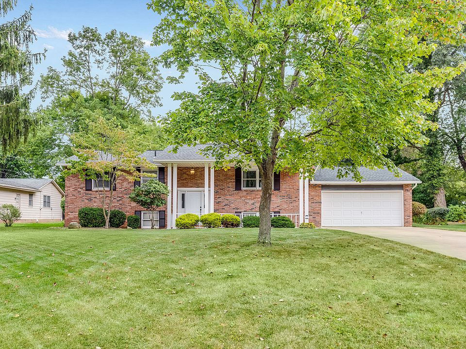 4 bed 2 1/2 bath home 