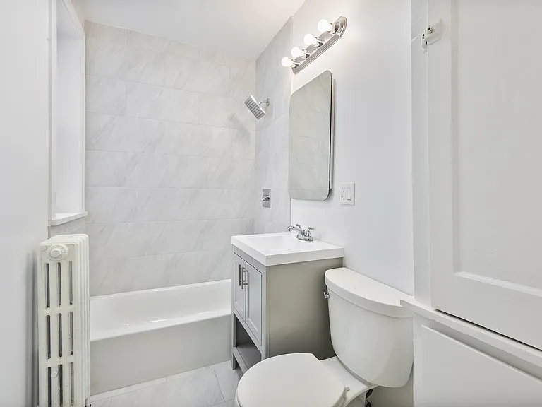 3332 N Claremont Ave #2 — Photo 8