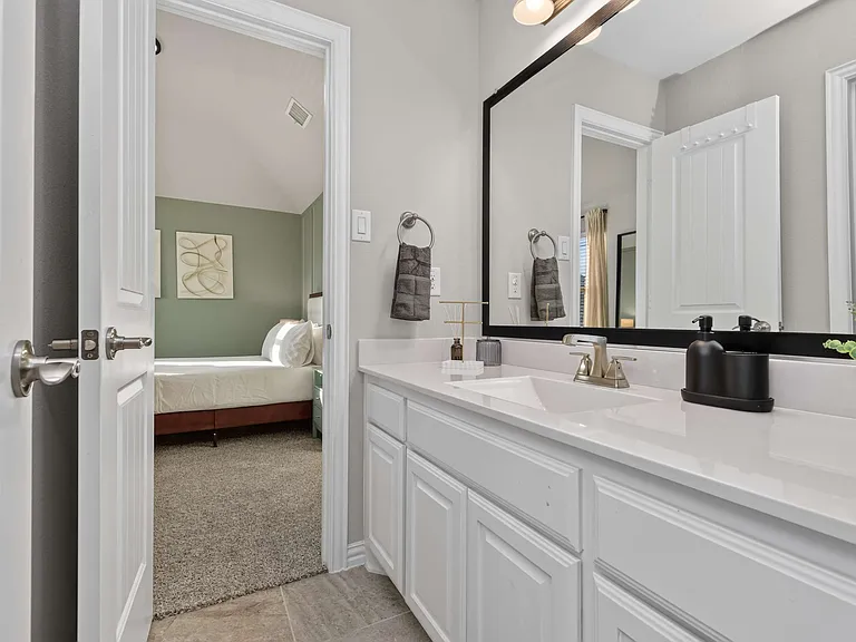 2626 Flat Bush Ave — Photo 33