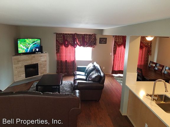 3rd image of 8321 4th St NE