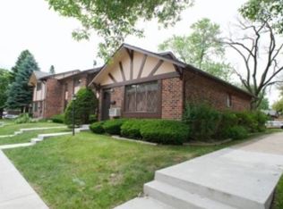 18W029 Standish Ln, Villa Park, IL 60181