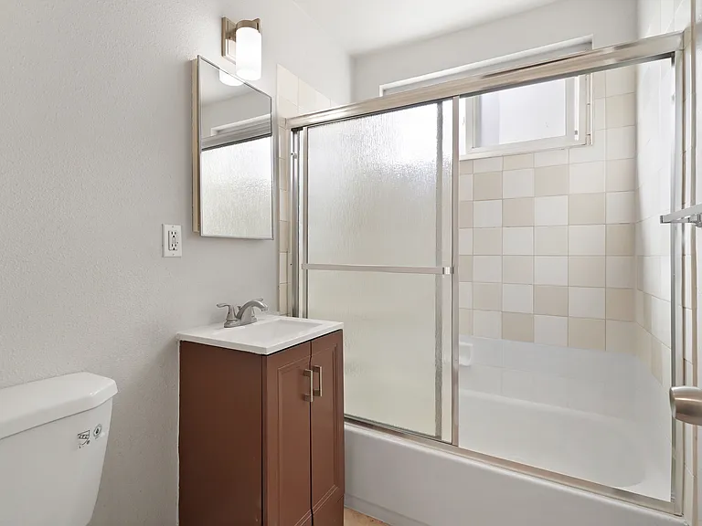 213 W Santa Barbara St #D — Photo 12