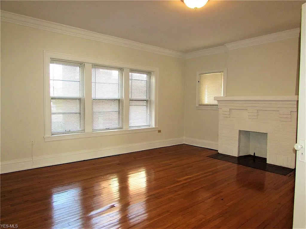1 bed, 900 sqft, $1,025 — Photo 4