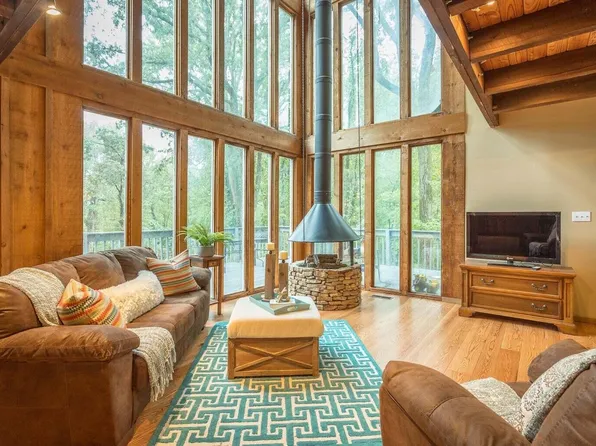 206 Oak St, Lookout Mountain, TN 37350