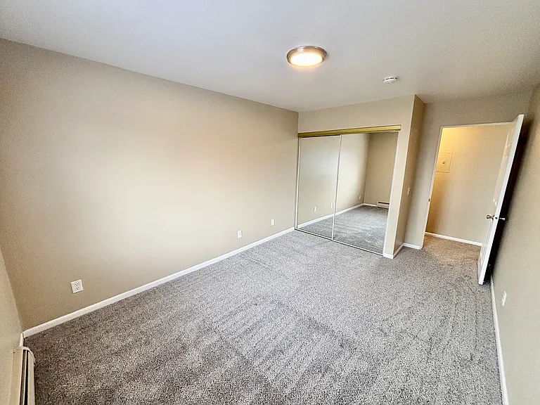 702 W Badger Rd #3 — Photo 6