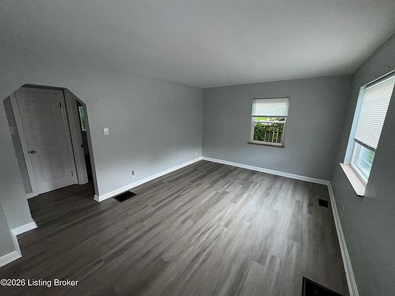 3rd image of 357 Riddle Pl