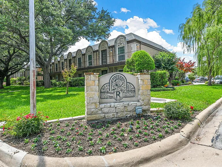 4002 Ridglea Country Club Dr #108 — Photo 38