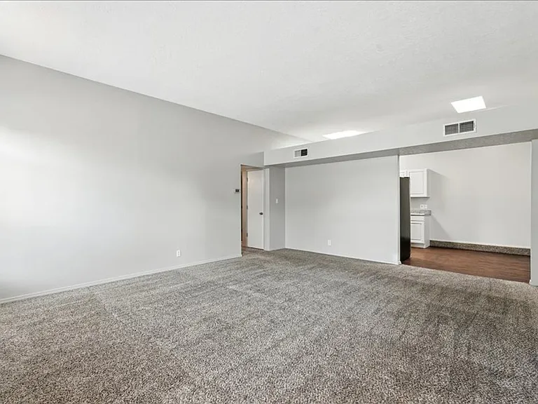 7901 Cockatoo Ln NE — Photo 6