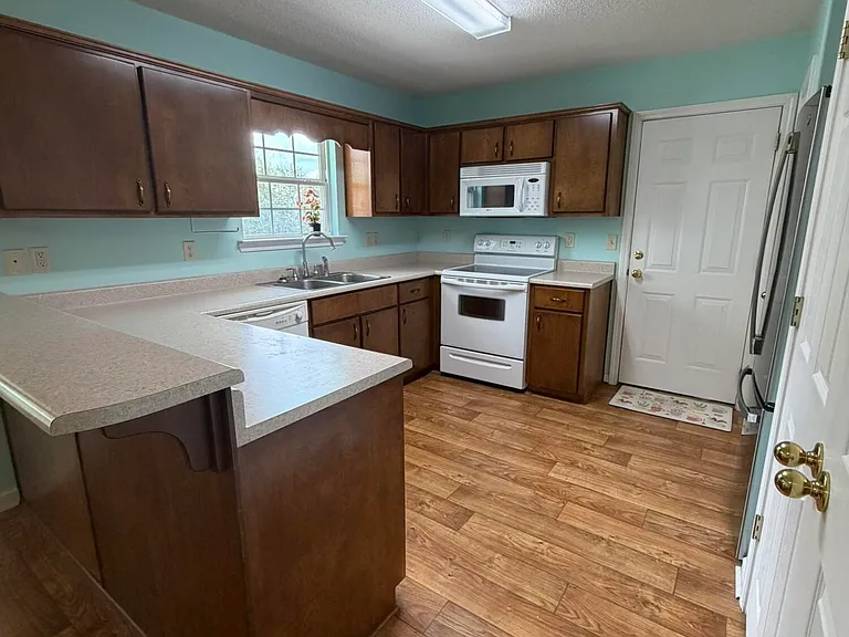 1221 Nautical Dr SE — Photo 20