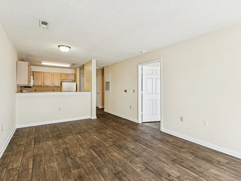 Woodland Crossing Apartment Homes — Photo 9