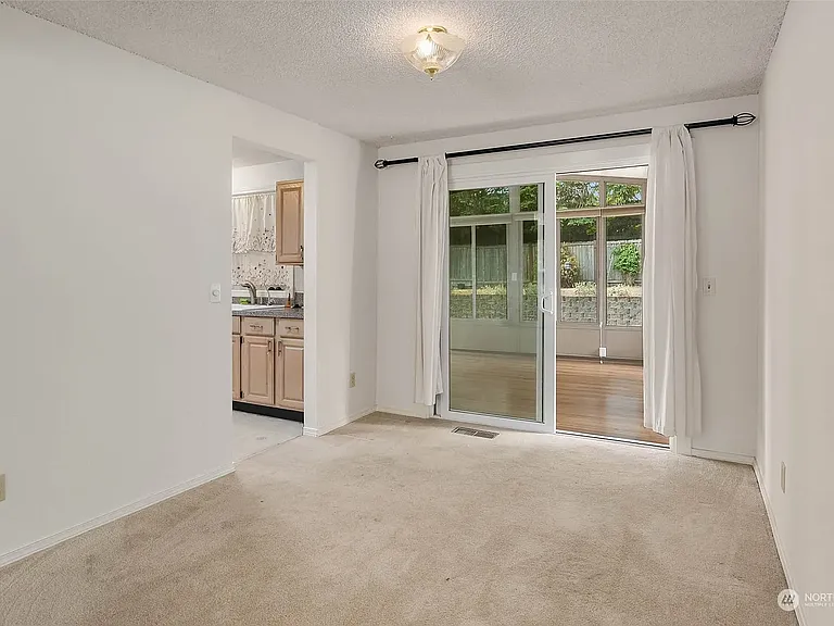 507 123rd Ave NE — Photo 11