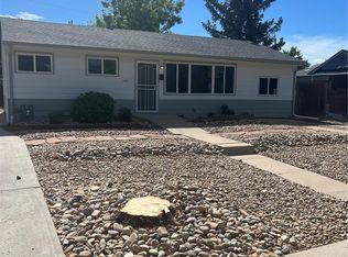 890 N Newark St, Aurora, CO 80010