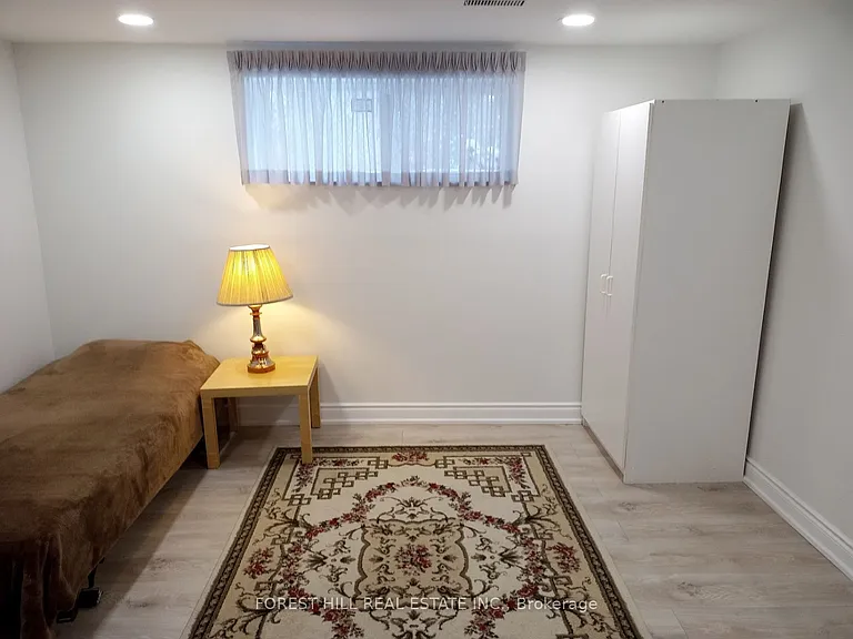100 Grandview Ave #BASEMENT — Photo 11