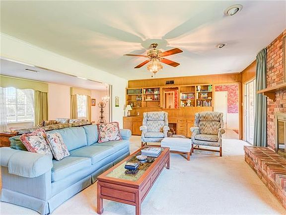 3rd image of 3829 Weeburn Dr