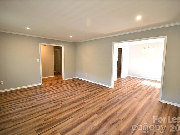 4th image of 1422 Thermal Rd