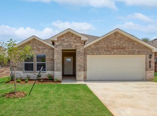 2804 Ember Dr, Yukon, OK 73099