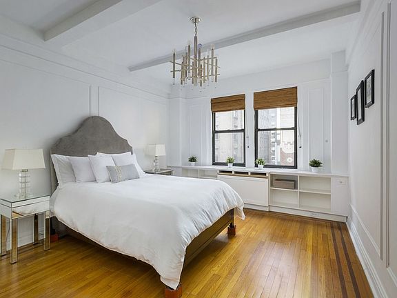 4th image of 142 E 49th St APT 8B