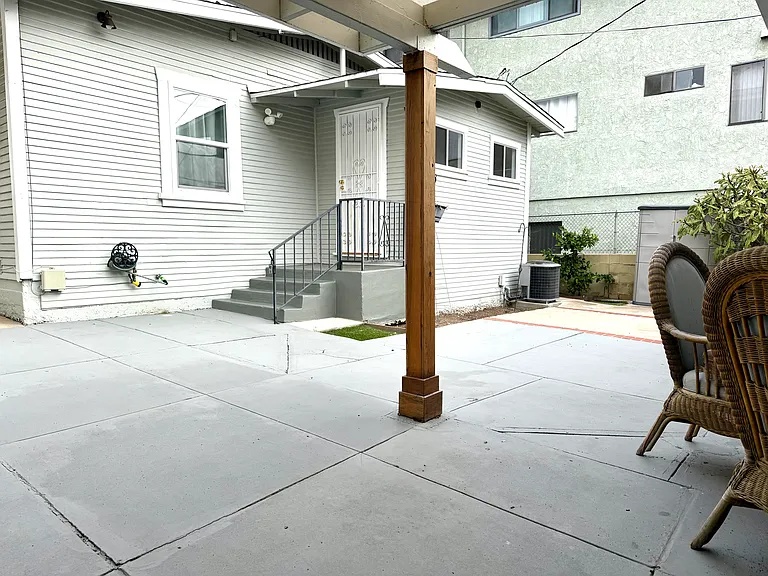 773 W 24th St — Photo 11