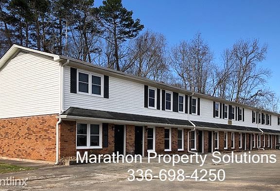 425 Building Exterior Photo