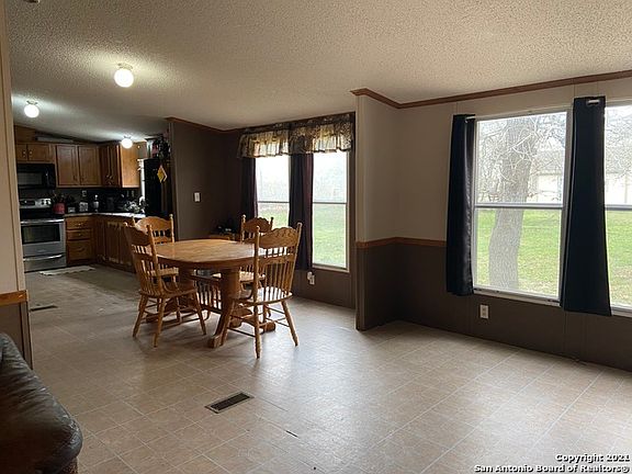 4th image of 385 Terrace Hill Ln