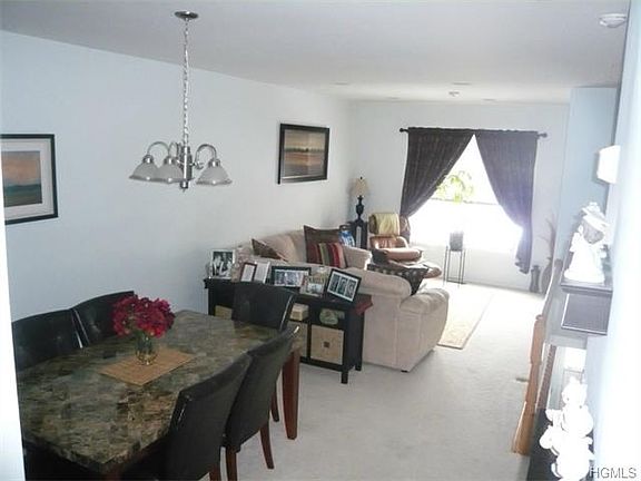 5th image of 63 Meadow Ln