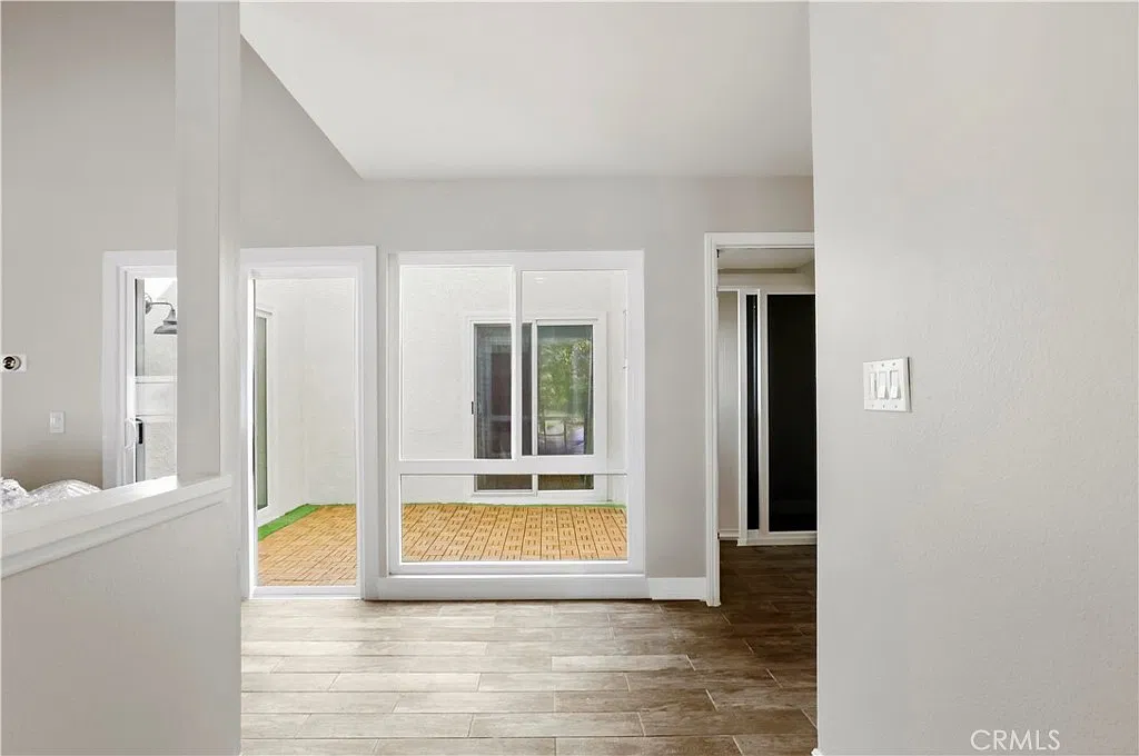 4 bed, 1916 sqft, $6,750 — Photo 4