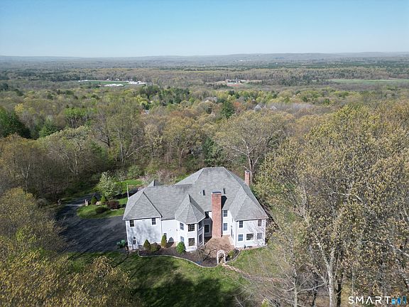4th image of 83 Bayberry Hill Road