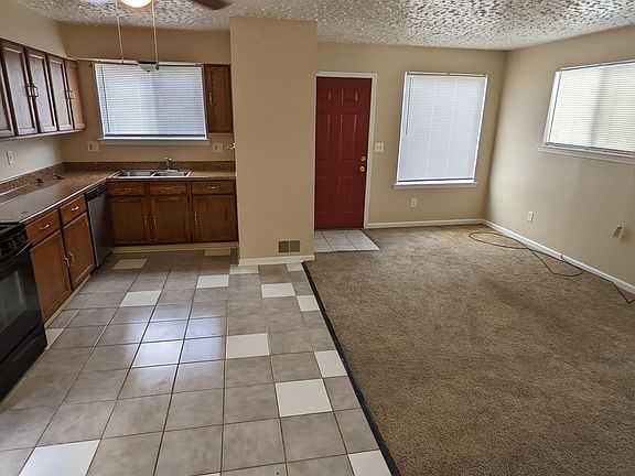 2nd image of 1269 Fort Park