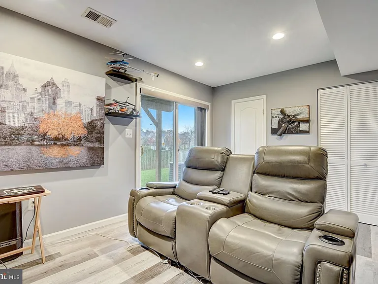 7111 Beissel Ct — Photo 3