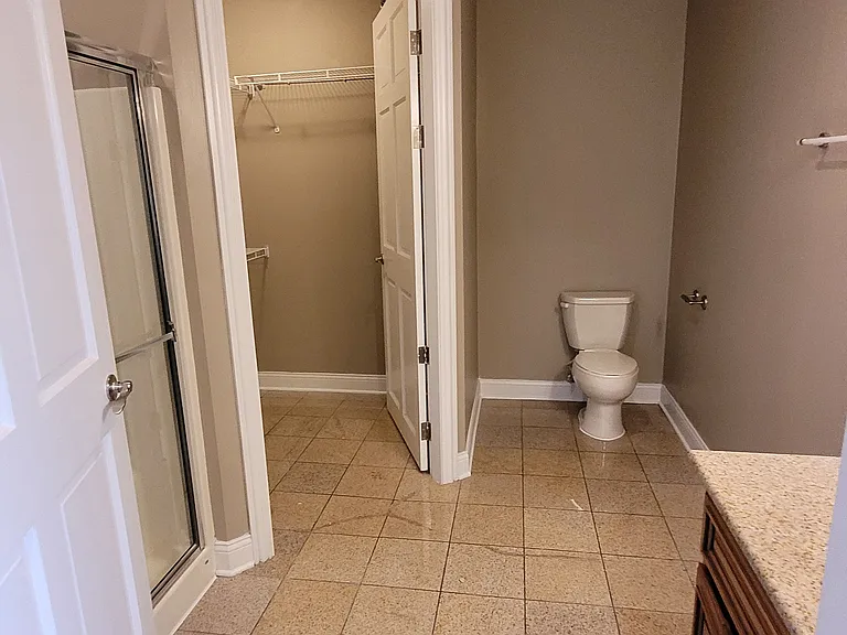 Master bathroom with Closet style 1