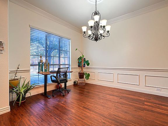 5th image of 8727 Lindenwood Ln