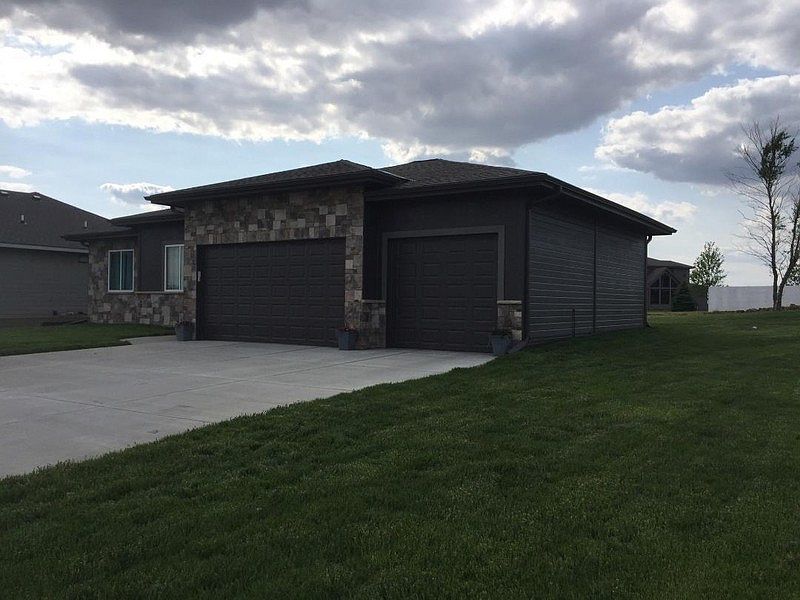 1st image of 18716 Alder Dr