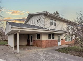 203 11th St SE, Hampton, IA 50441