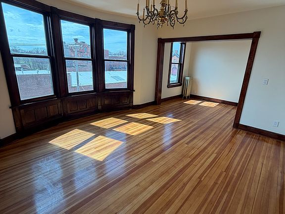 2nd image of 153 Myrtle Ave #3